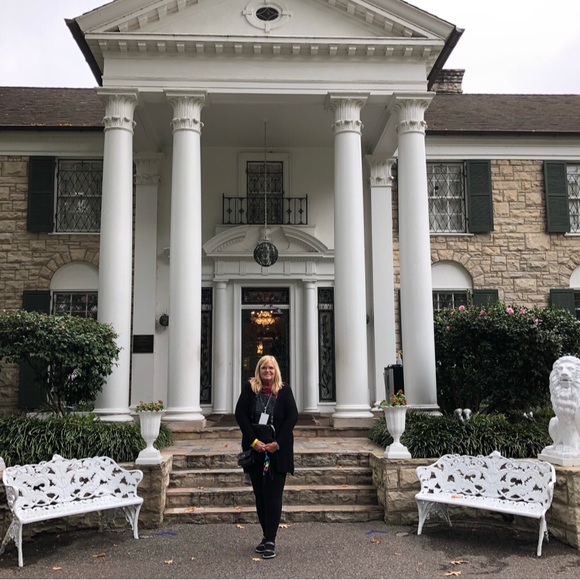 Meet your Posher, Posh - Picture 4 of 4